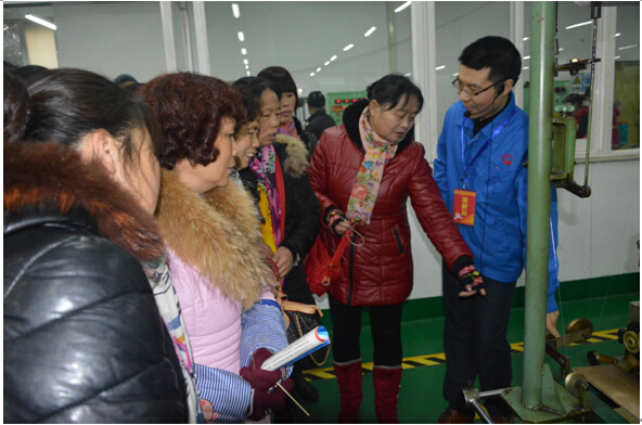 市民代表参观MILAN米兰体育·（中国）官方网站集团制线车间