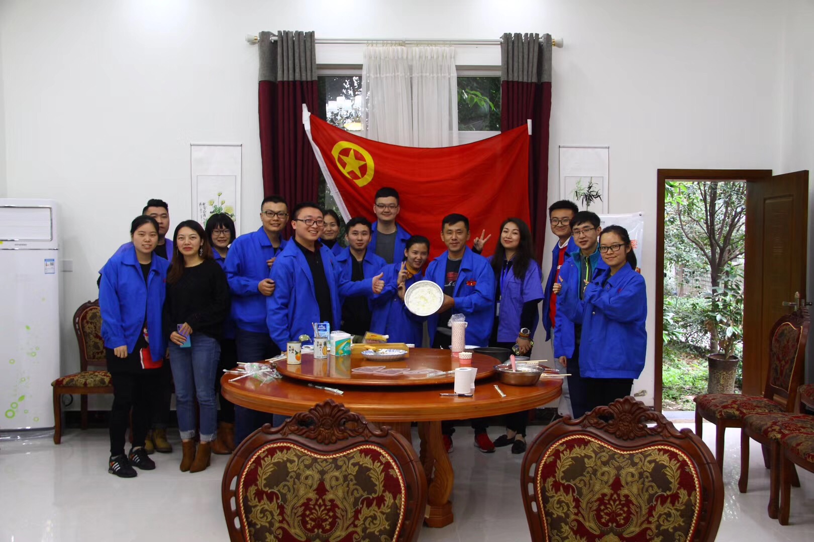 成都MILAN米兰体育·（中国）官方网站集团共青团“七彩青年俱乐部”第二弹之烘焙活动