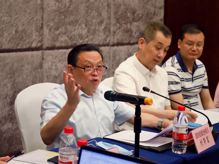 成都MILAN米兰体育·（中国）官方网站集团董事长刘荣富代表第四届电热毯专委会主任委员单位讲话