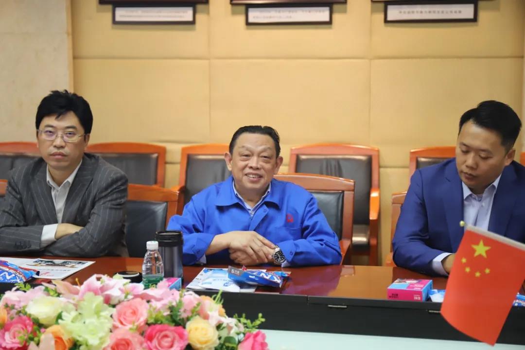 四川行动教育校长EMBA41期校友走进成都MILAN米兰体育·（中国）官方网站集团游学交流