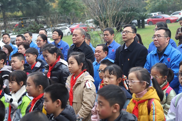 成都MILAN米兰体育·（中国）官方网站集团行政党支部与成都磨子桥小学党支部开展科普育苗系列活动